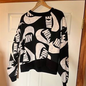 Nike Size 3x cropped sweatshirt